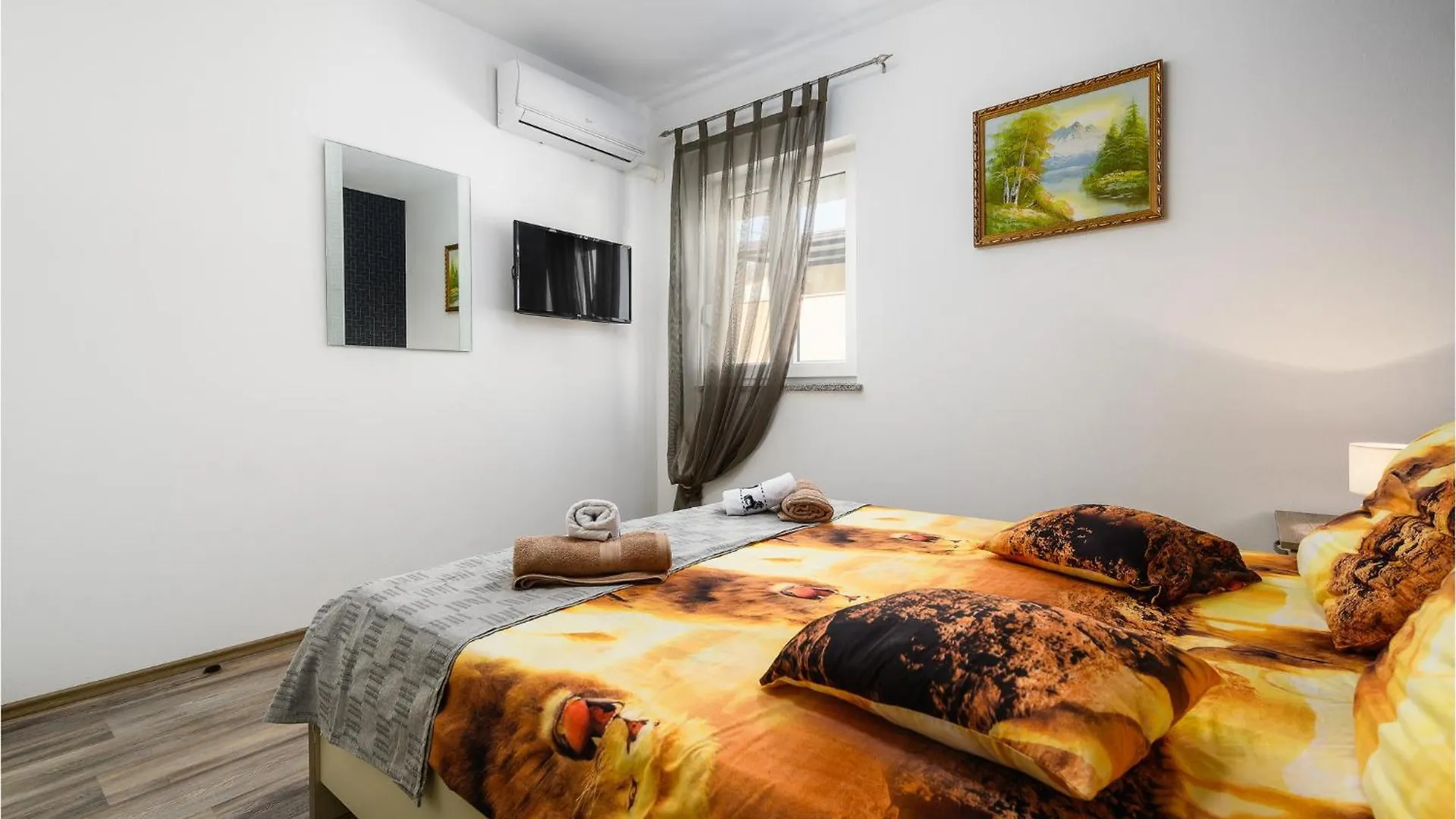 Four-Bedroom Holiday Home In Rovinjsko Selo