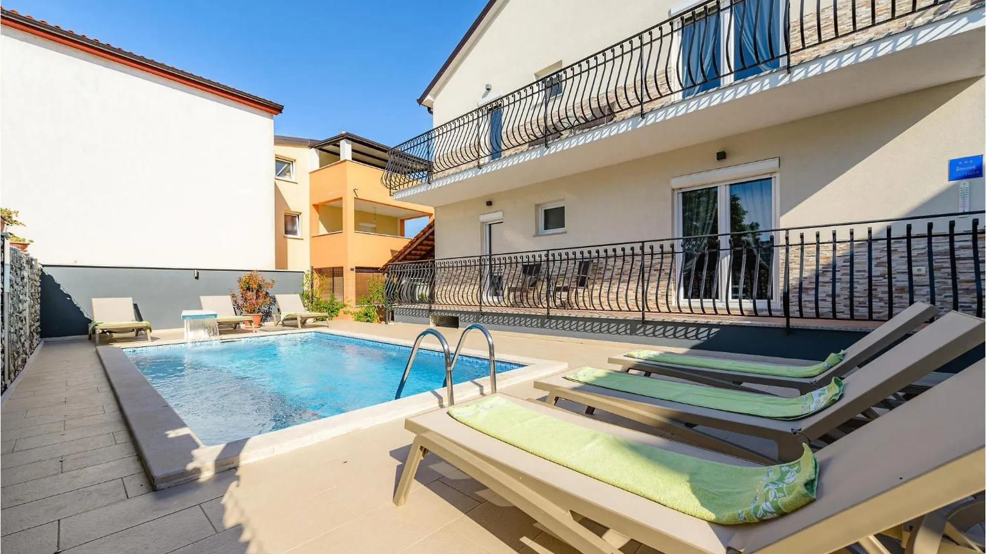 Four-Bedroom Holiday Home In Rovinjsko Selo