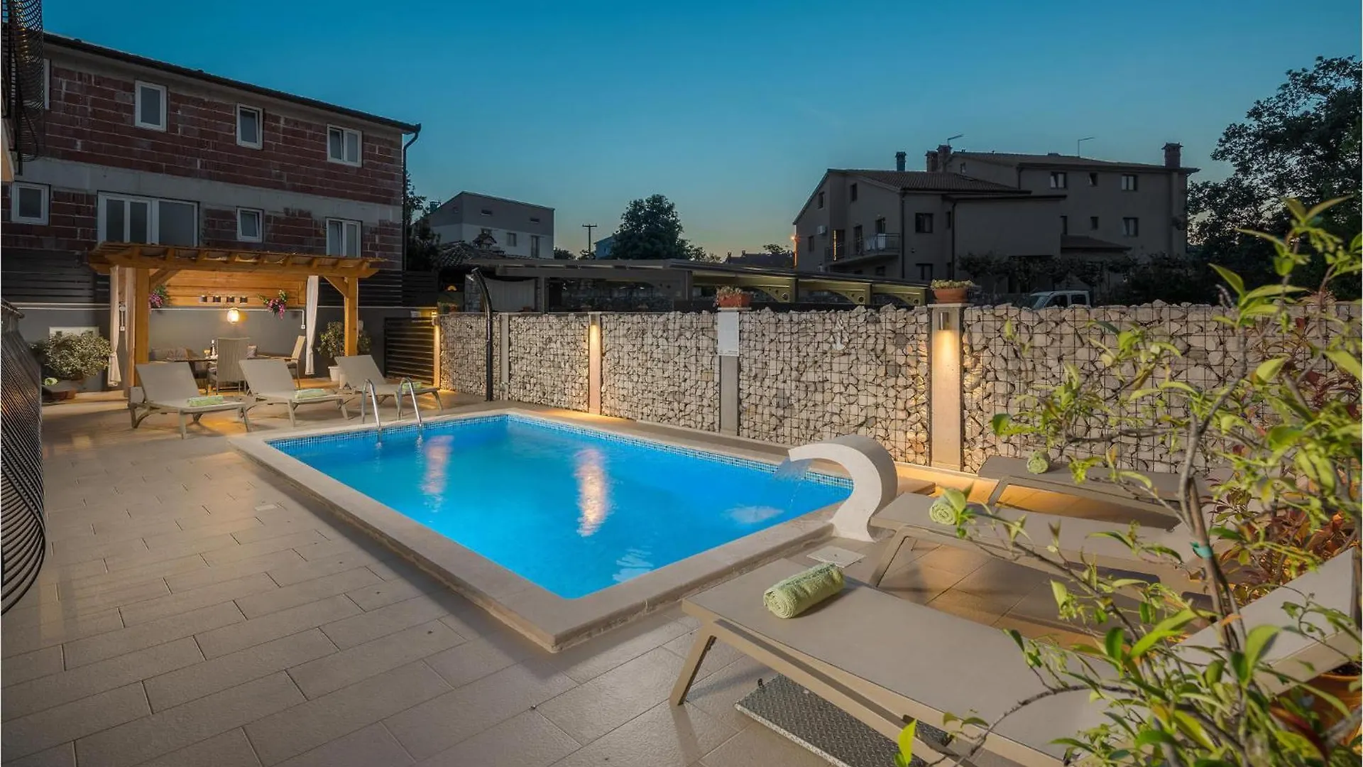 Four-Bedroom Holiday Home In Rovinjsko Selo