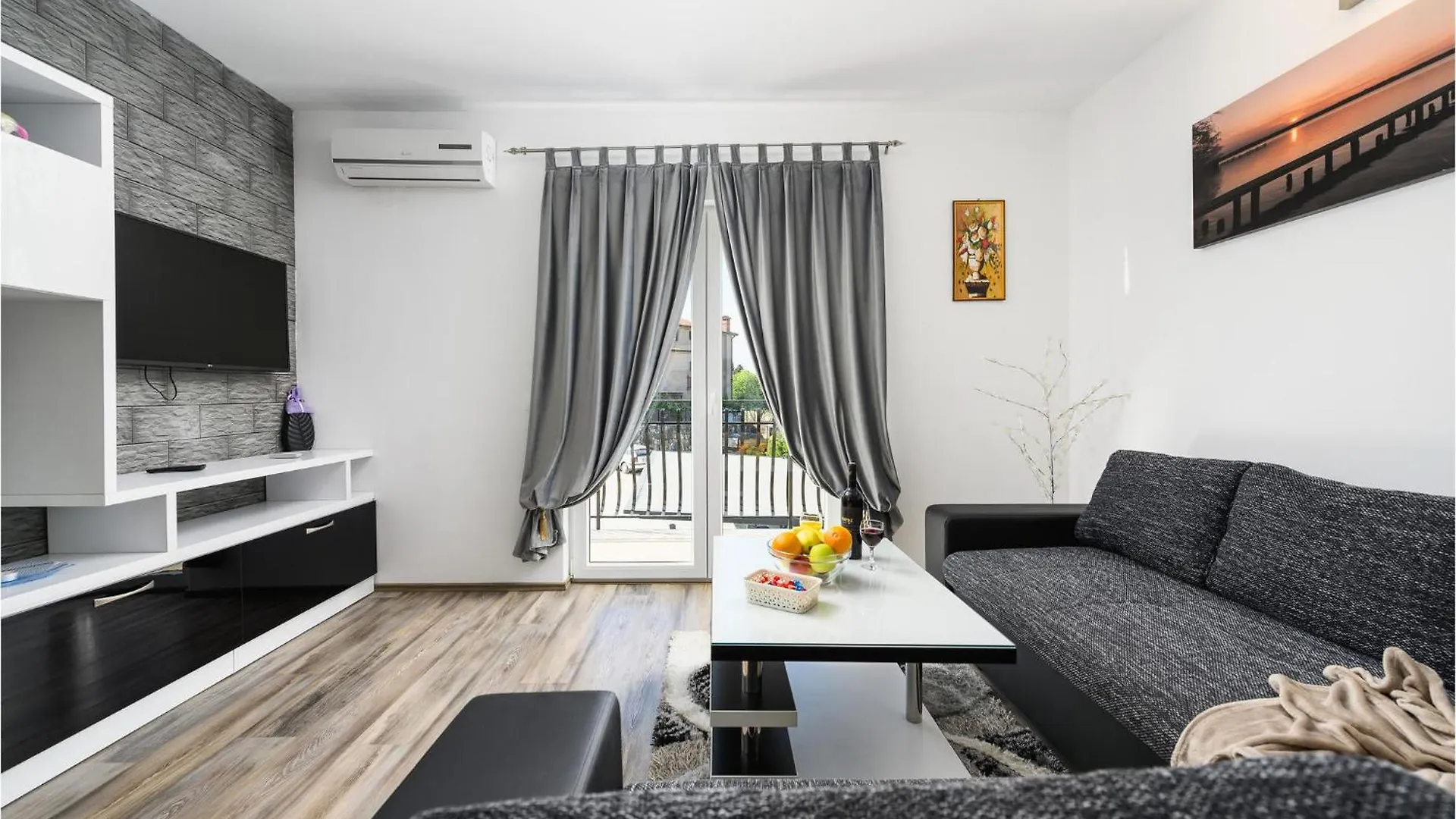 Four-Bedroom Holiday Home In Rovinjsko Selo